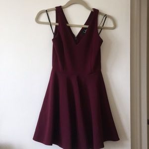 Lulu’s XS skater dress, worn once. Perfect for Holiday events, Prom and Dances